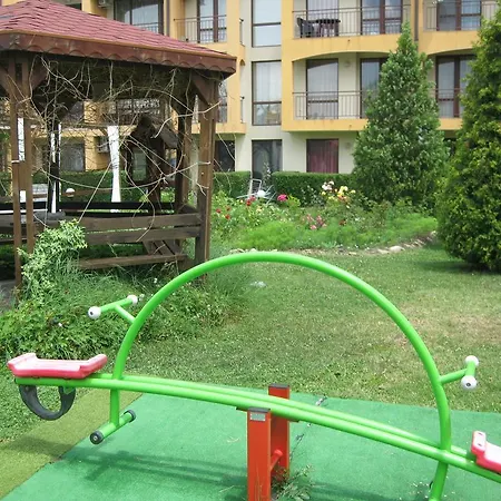 Chateau Aheloy פומורי