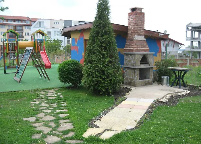 Chateau Aheloy פומורי