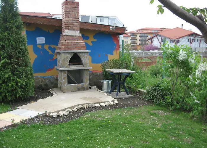 מלון דירות Chateau Aheloy פומורי