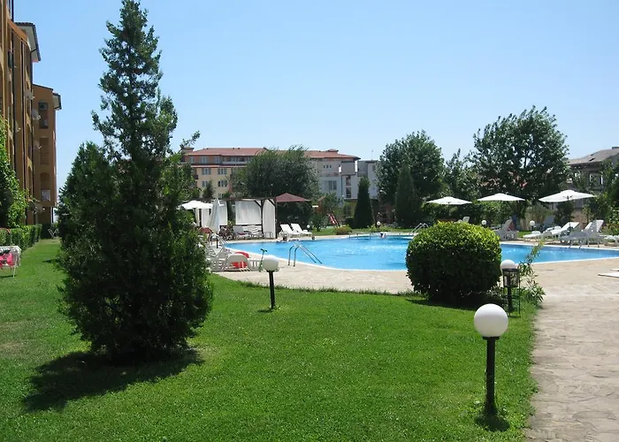 מלון דירות Chateau Aheloy 3*