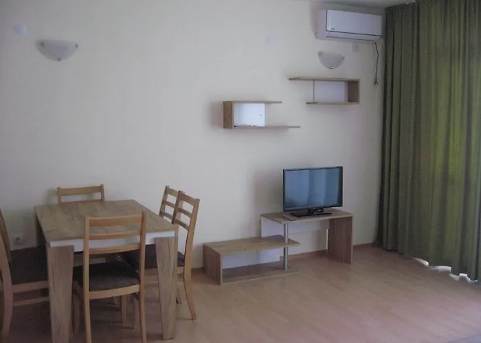 Chateau Aheloy פומורי