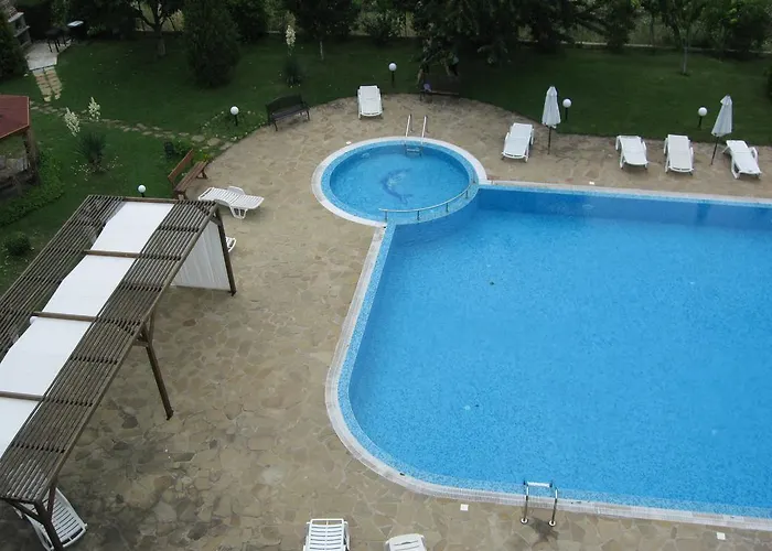 מלון דירות Chateau Aheloy