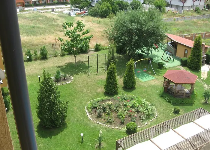 Chateau Aheloy מלון דירות 3*