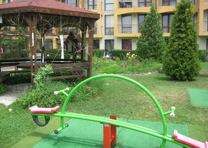 Chateau Aheloy פומורי