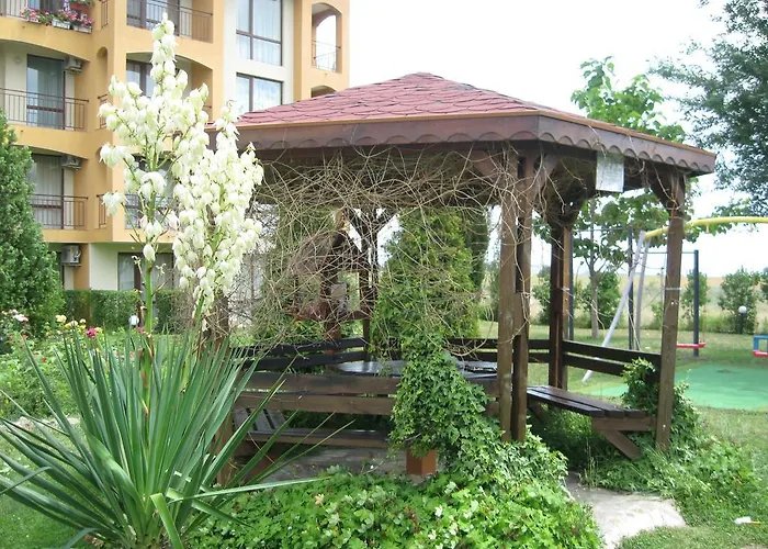 Chateau Aheloy פומורי