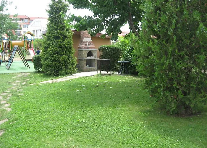 מלון דירות Chateau Aheloy פומורי