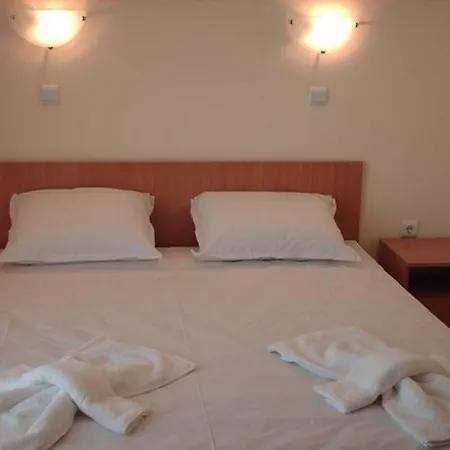 شقة فندقية Chateau Aheloy 3*