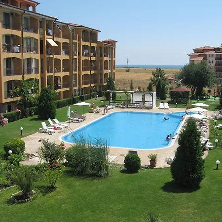 Chateau Aheloy شقة فندقية 3*