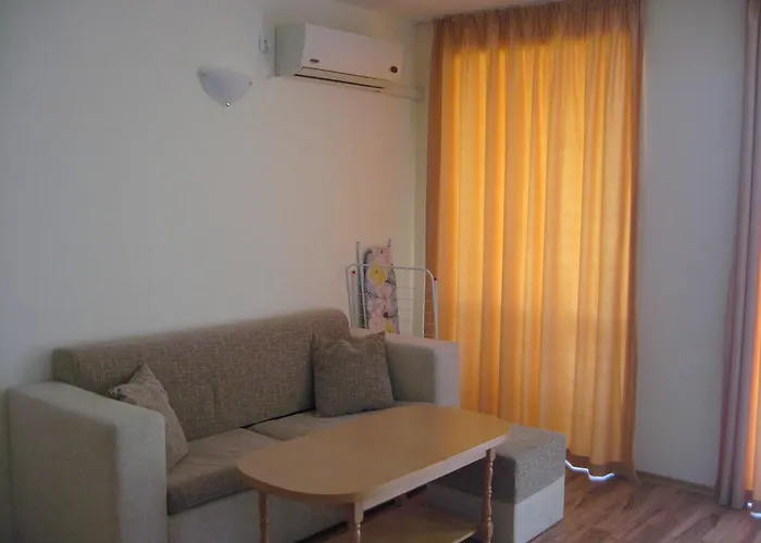 Chateau Aheloy Hotel apartamentowy 3*